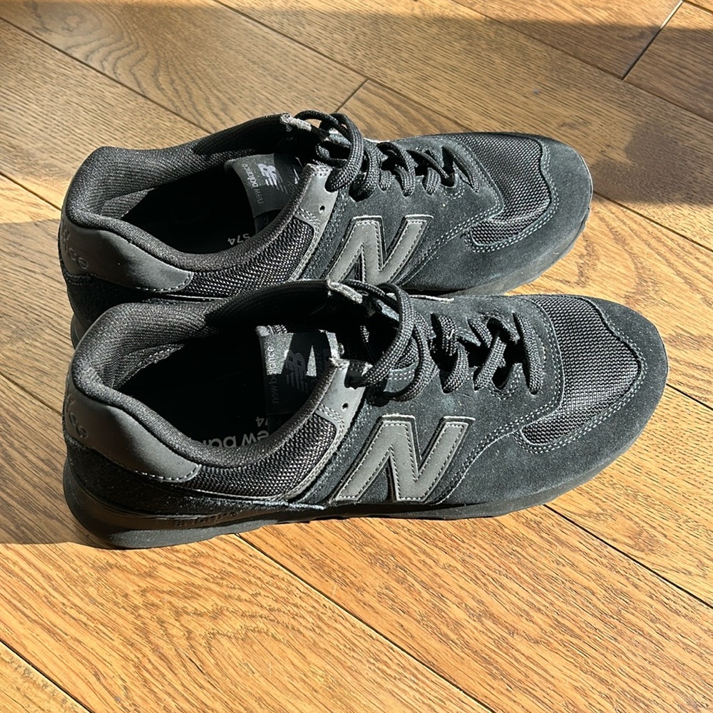 Brand New 574 New Balance shoes black